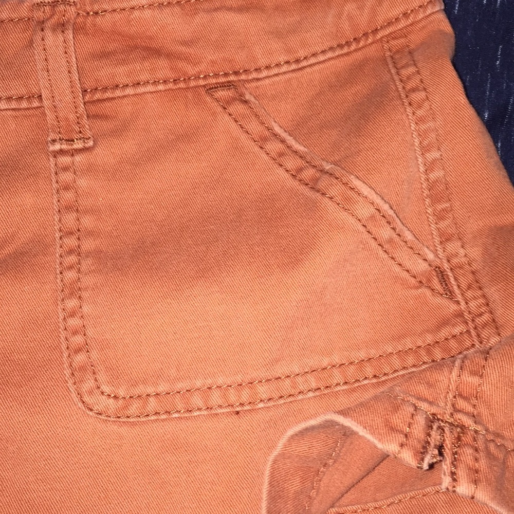 Shorts - Picture 2 of 4
